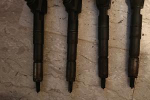 iniettori. codice 0445110300