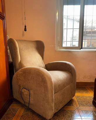 Poltrona reclinabile 