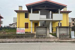 Bevilacqua centro: appartamento al piano terra