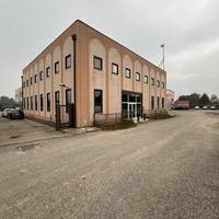 Capannone uffici Samarate via Ghandi