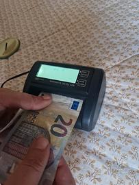 rilevatore banconote false