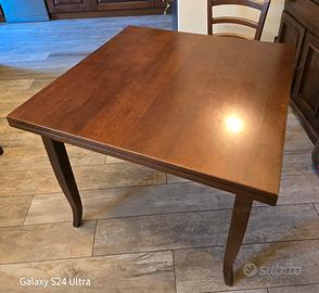 Tavolo quadrato 