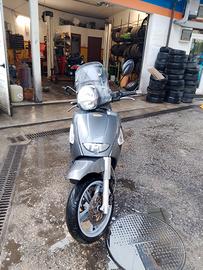 Leggi bene Aprilia scarabeo 400