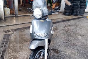 Leggi bene Aprilia scarabeo 400