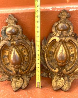 Coppia Placche antiche Decorative In Metallo