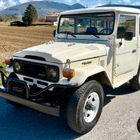 Toyota Land Cruiser BJ40 Trasformabile con centina