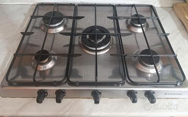 Piano cottura e lavello insieme