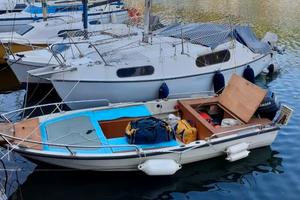 Barca Elan a motore + rimorchio stradale