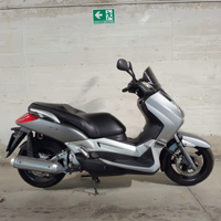 Yamaha xmax 250