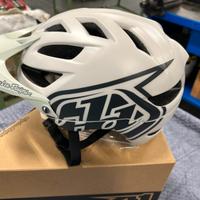 Casco Troy lee design