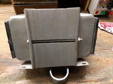 AUTOTRASFORMATORE  1000 W