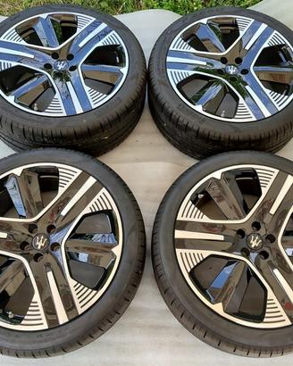 Cerchi In Lega ORIGINALI Maserati Grecale Gomme