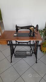 Macchina da cucire SINGER anni 50