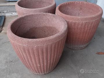 Vasi in graniglia e terracotta