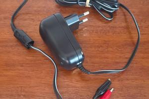 Caricabatteria auto moto GBC