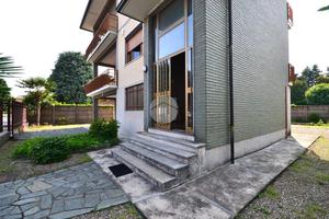 BIFAMILIARE A VITTUONE