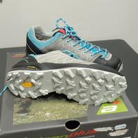 SCARPE DA TREKKING TG 39 NUOVE