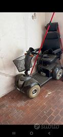 Sedia a rotelle elettrica