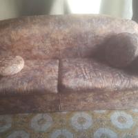 divano letto anni 80 in tessuto