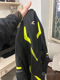 caschi e giubotti per moto