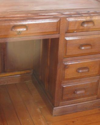 Scrivania in rovere