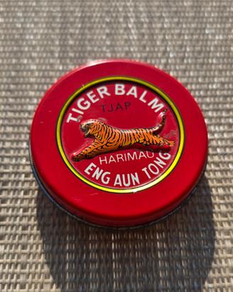 scatola Tiger balm vintage