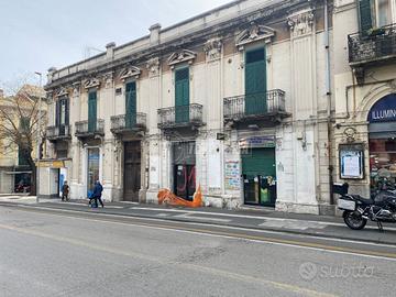 LOCALE COMERCIALE CON CANTINA CORSO CAVOUR