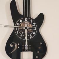 orologio a forma di basso