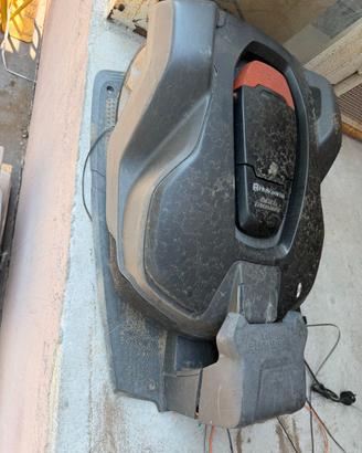 robot taglia erba