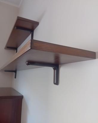 Coppia di mensole in legno massello noce