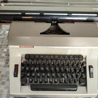 Macchina da scrivere vintage Triumph Matura 500