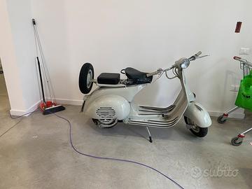 Vespa 150 modello struzzo