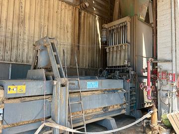 Pressa orizzontale per balle 2015