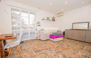 Appartamento a Modena Via della Ghiaia 5 locali