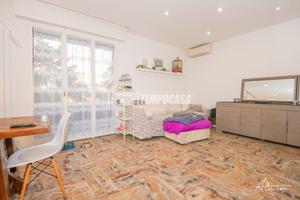 Appartamento a Modena Via della Ghiaia 5 locali