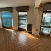 Vallio terme su strada forte passaggio neg