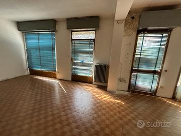 Vallio terme su strada forte passaggio neg