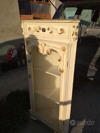 angoliera vintage con vetrina 