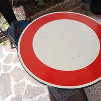 tavolino per giardino