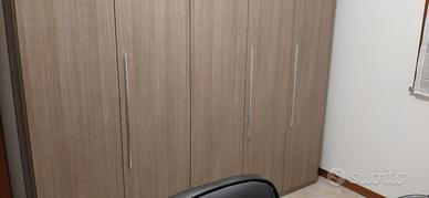 Armadio 5 ante con cassettiera/scomparti integrati