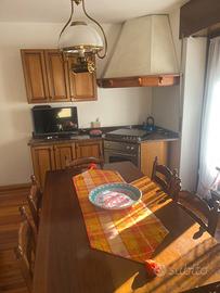 Mibili cucina tinta rovere piano in granito