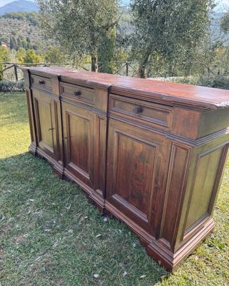 Antica credenza in legno massello