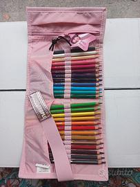 Astuccio completo di pastelli