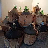 Damigiane con cesto in legno