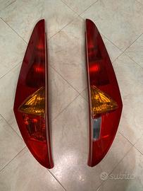 Fanali posteriori della Fiat punto Seconda serie. 
