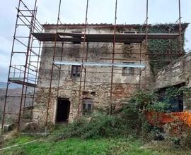Edificio rurale a Rufina (FI)