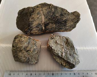 Rocce naturali per arredare acquario o terrario