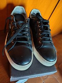 Scarpe Frau ricamate nere