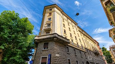 Ampio trilocale, adiacenze Viale D'Annunzio