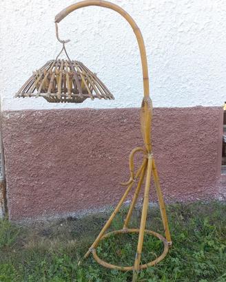 piantana portalampada in bambù e vimini